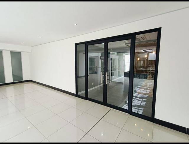BUSINESS PROPERTY TO RENT IN BRYANSTON